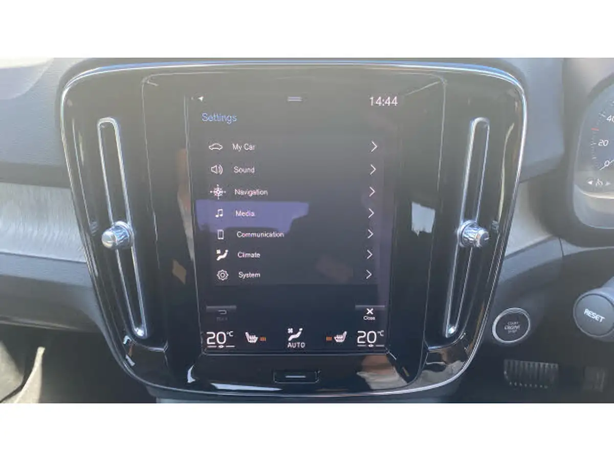 2022-volvo-xc40-15-t5-inscription-pro-big-35