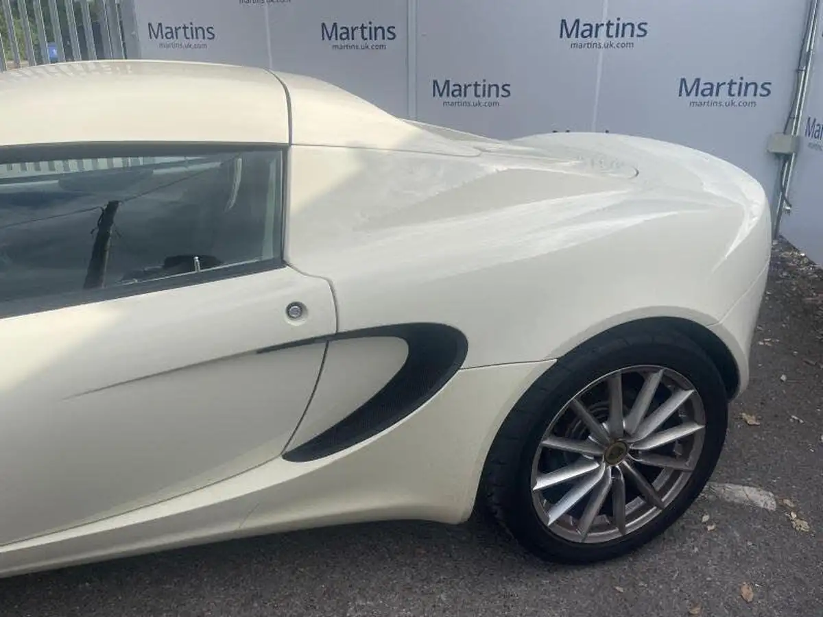 2014-lotus-elise-16-cr-big-20