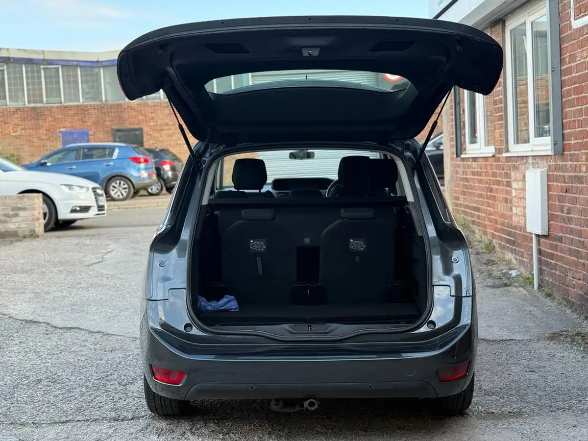 2014-citroen-grand-c4-picasso-16e-hdi-vtr-115ps-big-46