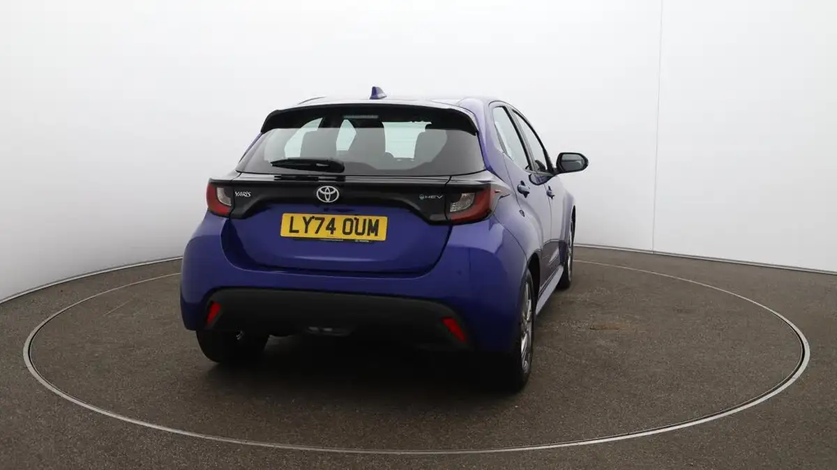 2025-toyota-yaris-15-vvt-i-icon-big-56