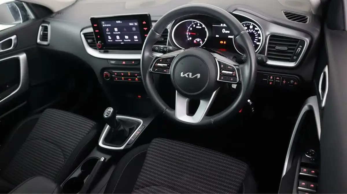 2022-kia-xceed-10-t-gdi-2-big-9
