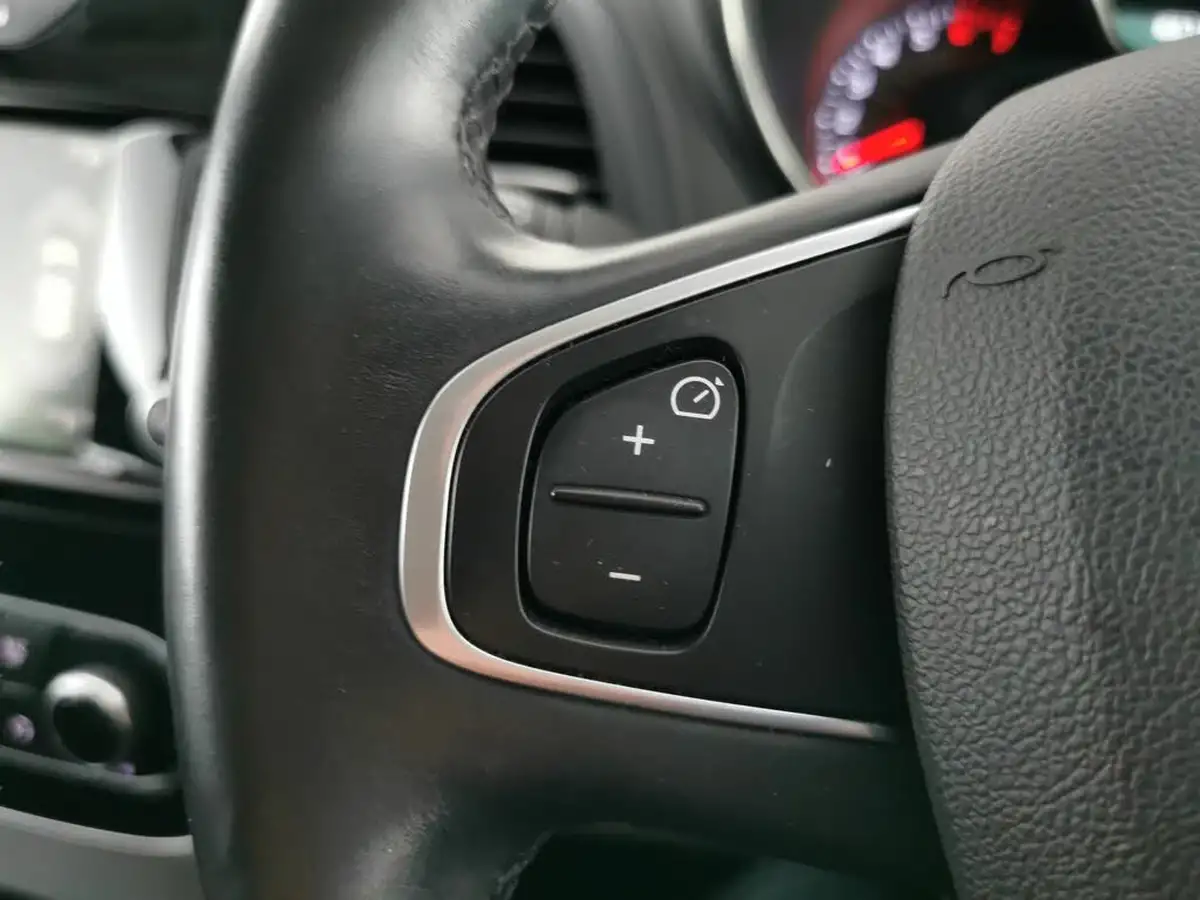 2019-renault-captur-09-tce-gt-line-big-23