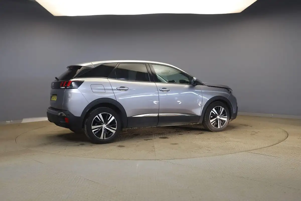 2018-peugeot-3008-suv-12-puretech-allure-eat6-big-4