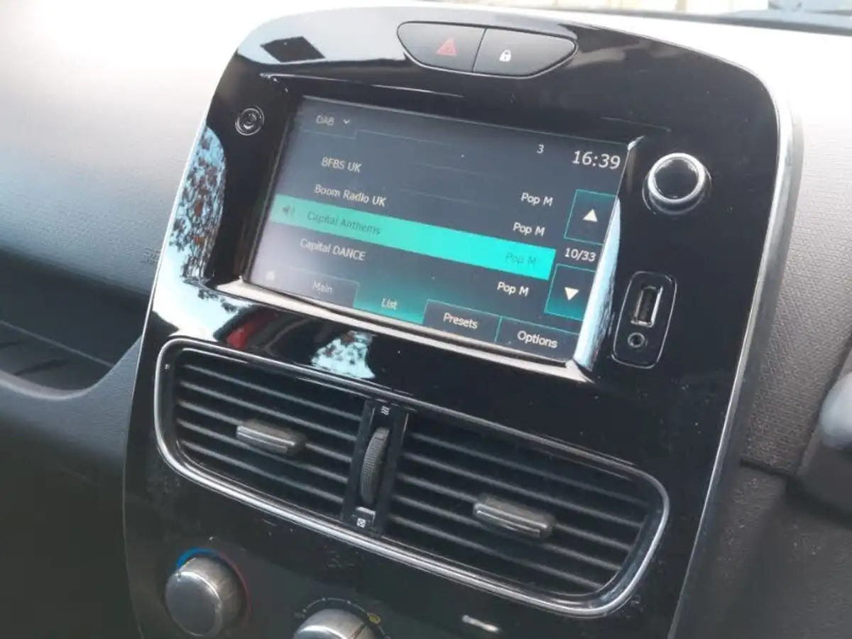 2017-renault-clio-15dci-dynamique-nav-big-12