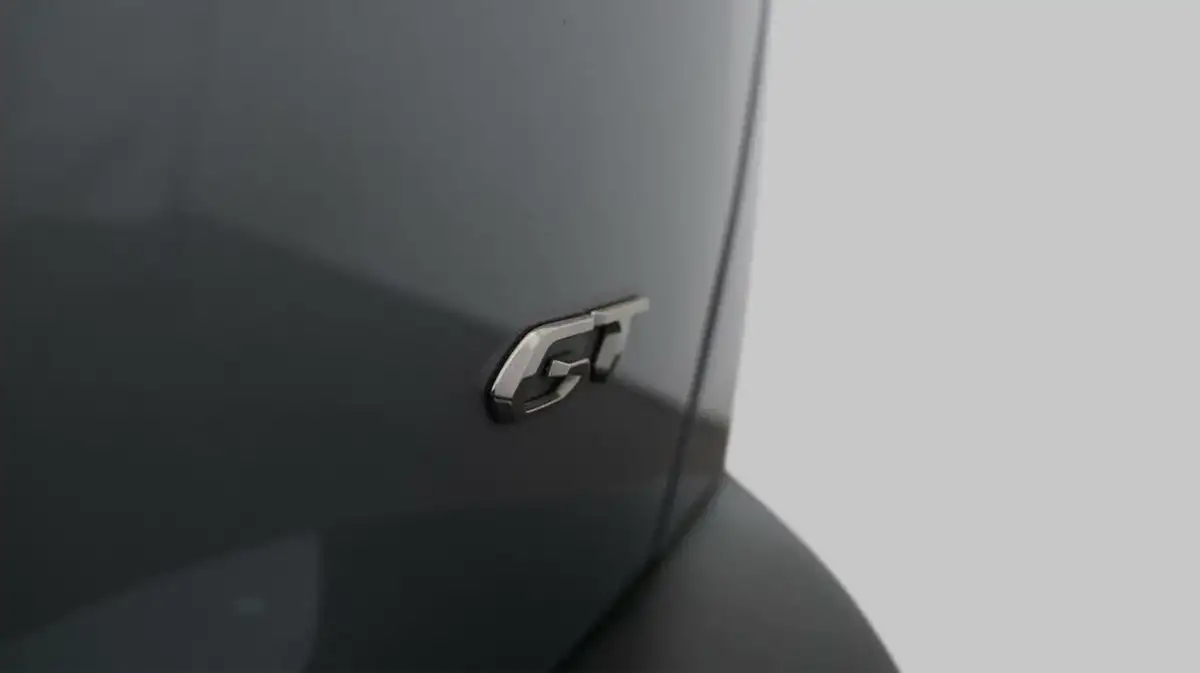 2022-peugeot-2008-suv-12-puretech-gt-big-23