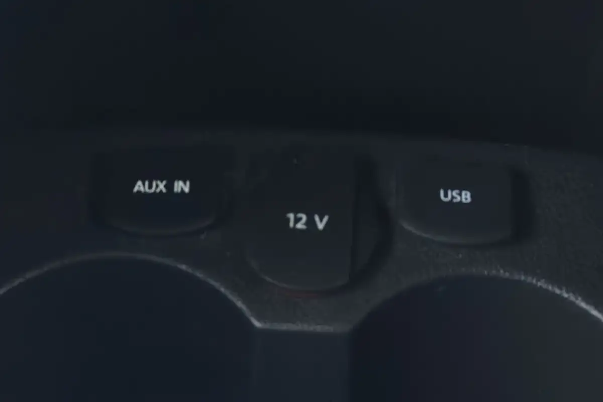 2016-volkswagen-polo-12-tsi-se-5d-big-20
