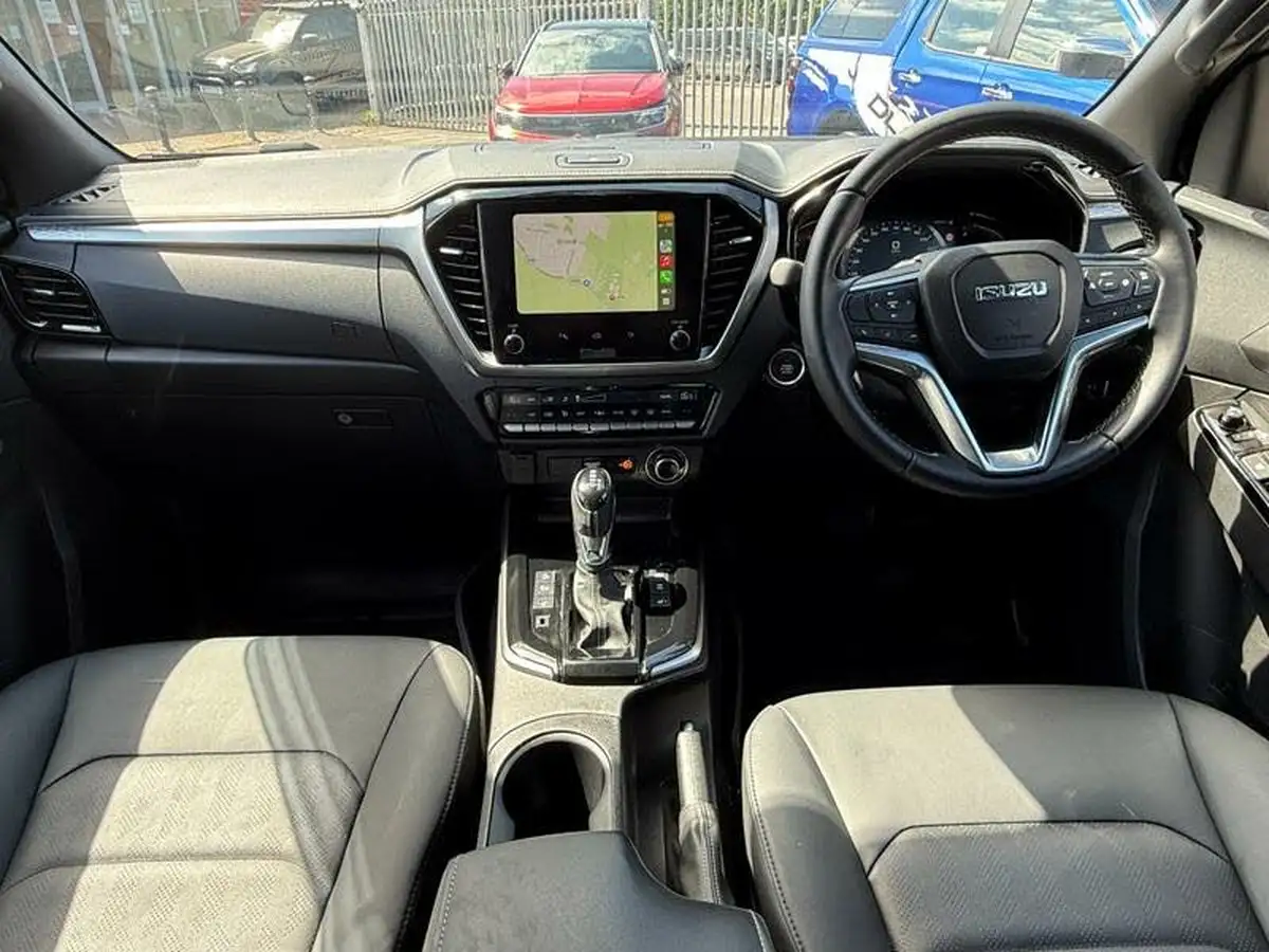 2025-isuzu-d-max-19td-dl40-auto-big-26