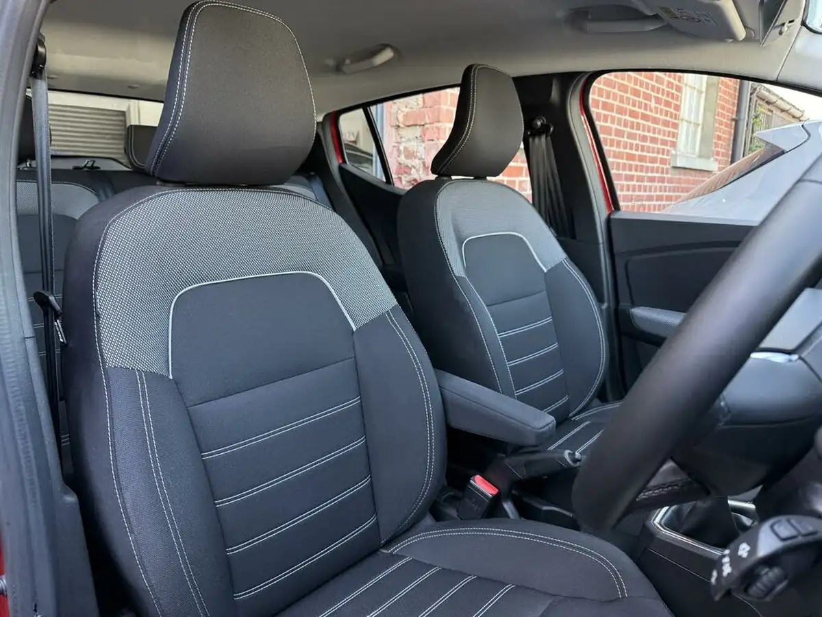 2021-dacia-sandero-10-tce-comfort-90bhp-big-11
