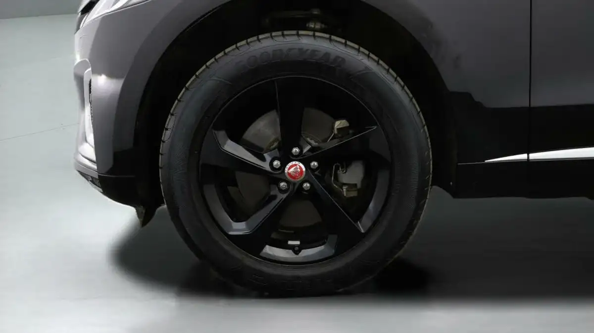2022-jaguar-f-pace-20-d200-r-dynamic-s-big-17