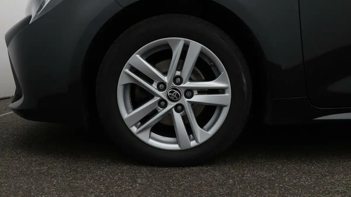 2022-toyota-corolla-18-vvt-i-icon-120bhp-trk-hatchback-5d-big-17