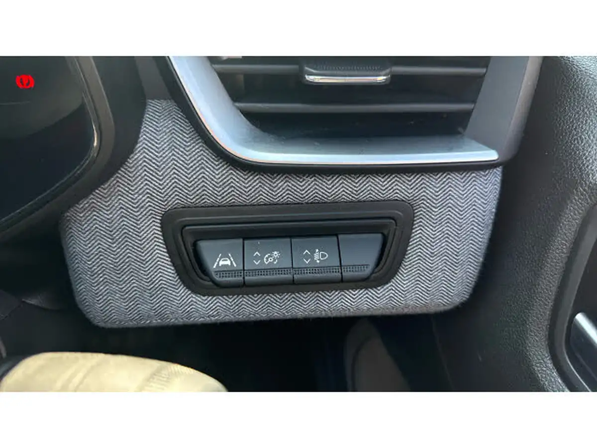 2024-renault-clio-10-tce-techno-big-31