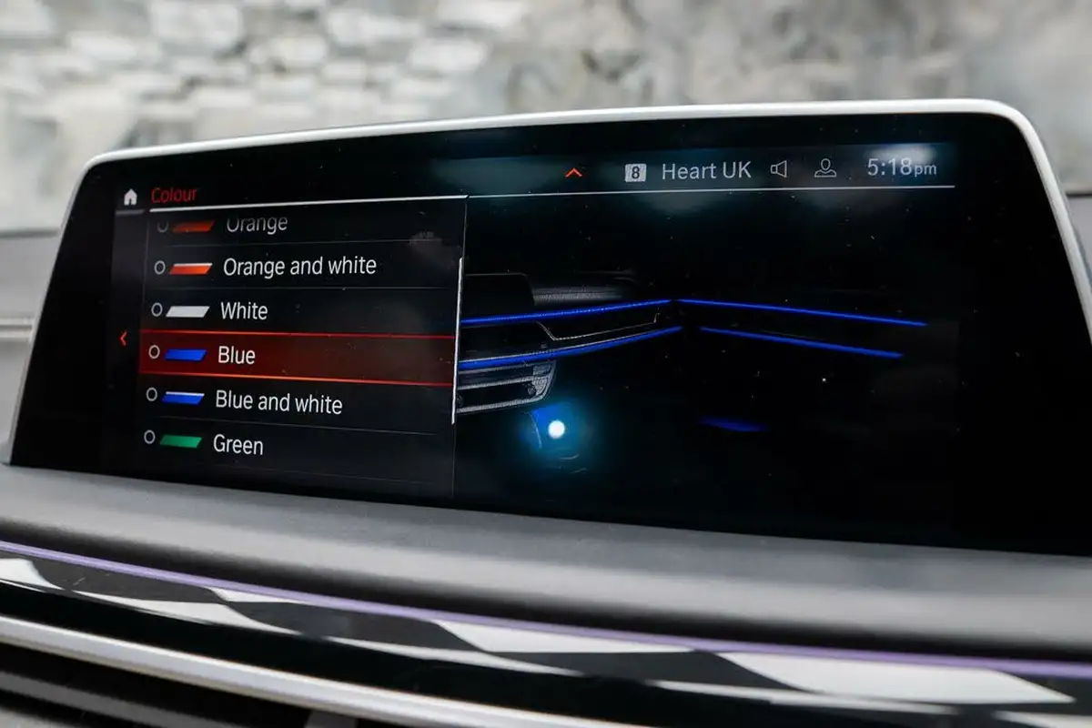 2020-bmw-7-series-66-m760li-big-30