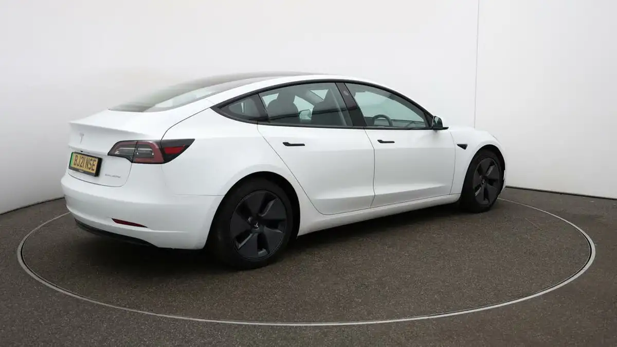 2021-tesla-model-3-e-long-range-4x4-big-45