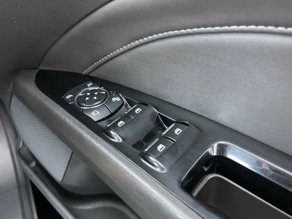 2016-ford-mondeo-20tdci-titanium-210ps-hatchback-powershift-big-49
