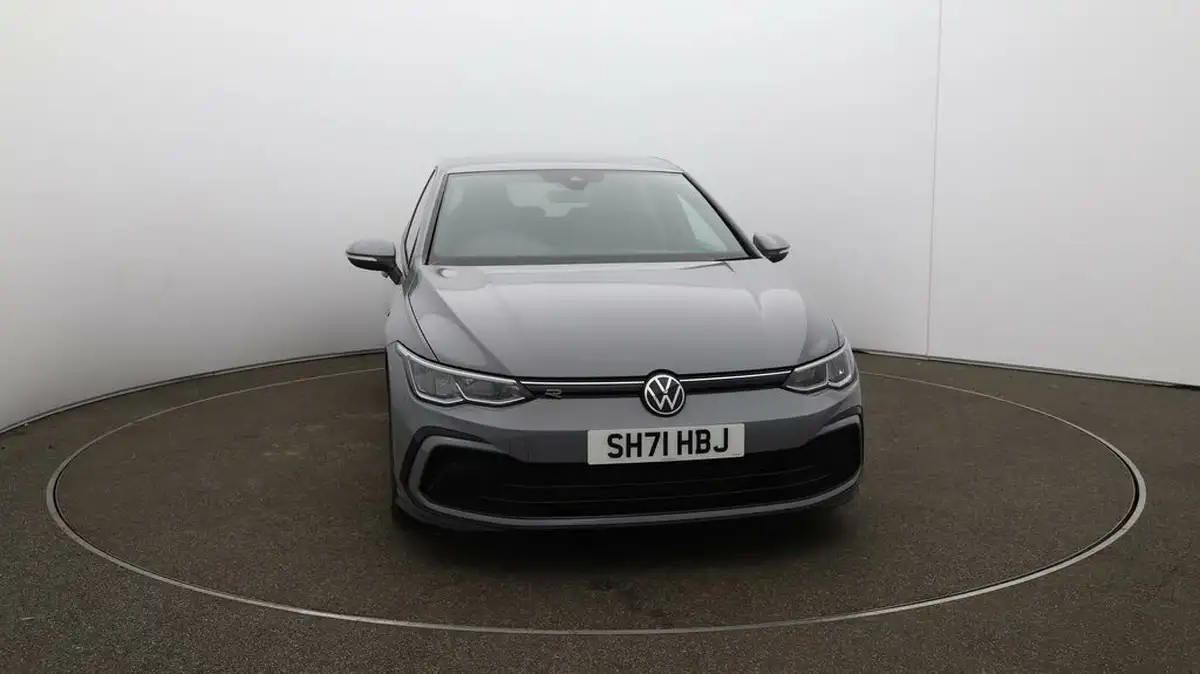 2021-volkswagen-golf-big-19