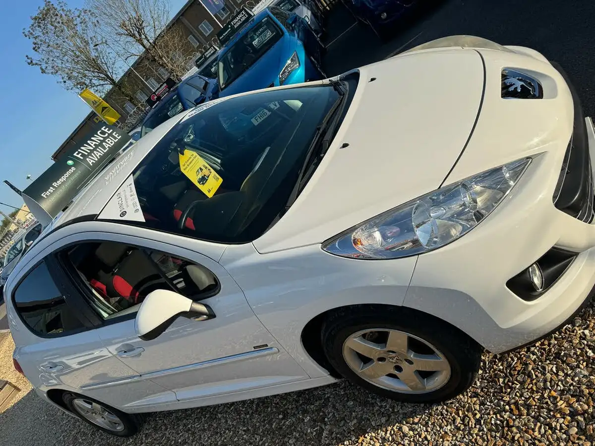 2012-peugeot-207-14-sportium-75-5d-1360cc-big-10