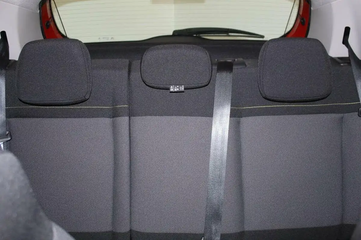 2017-citroen-c3-12-puretech-feel-82ps-big-38