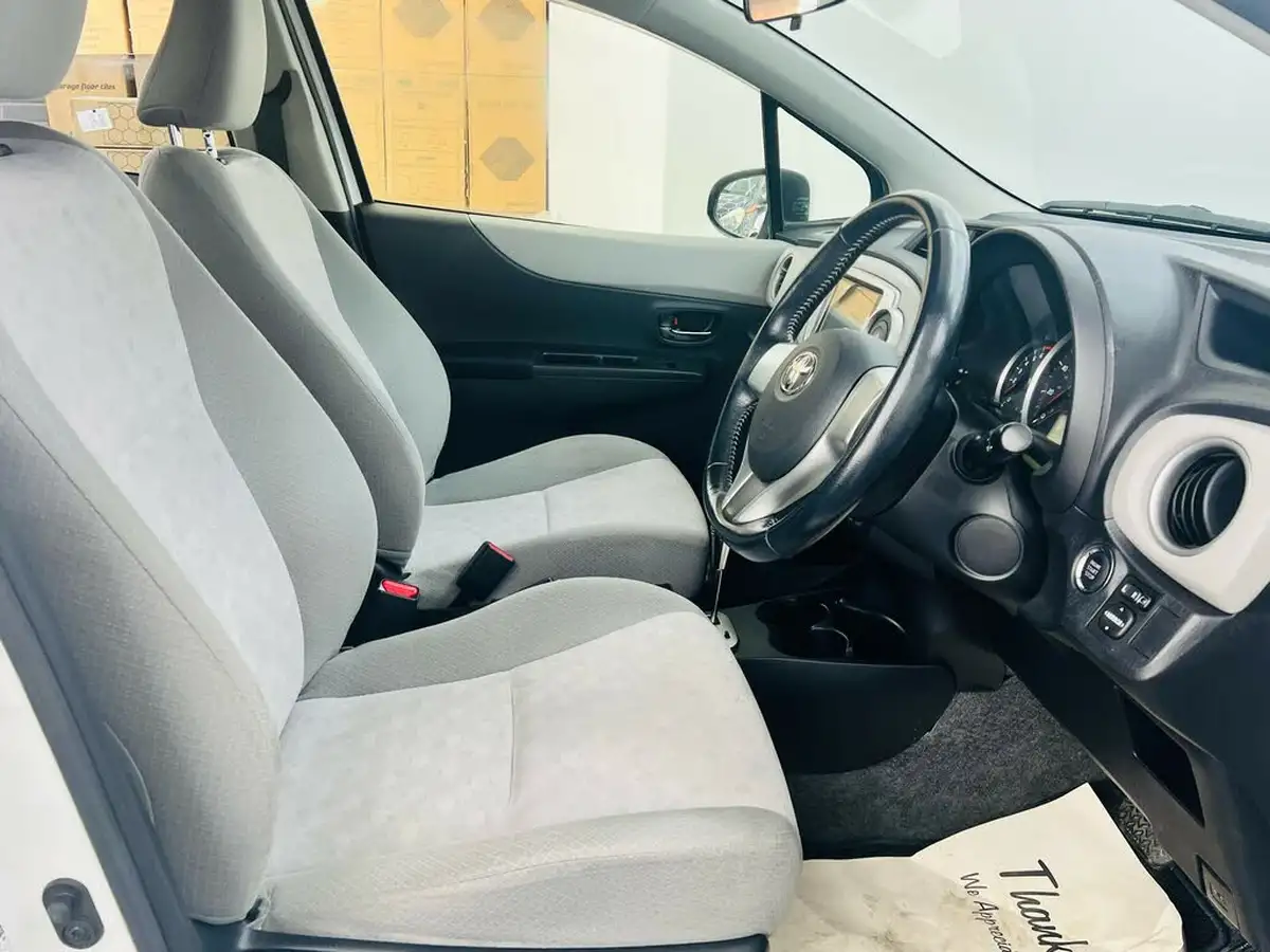 2011-toyota-yaris-133-tr-99bhp-5d-m-drive-s-big-13