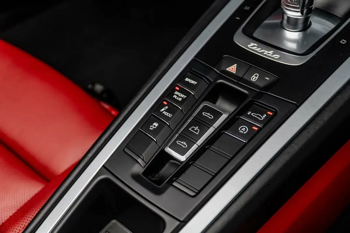 2014-porsche-911-38-turbo-s-coupe-big-38