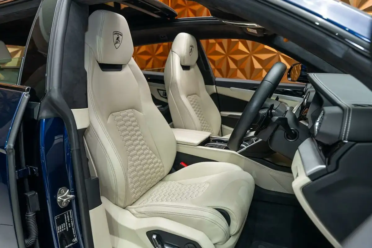 2021-lamborghini-urus-40-no-trim-big-16