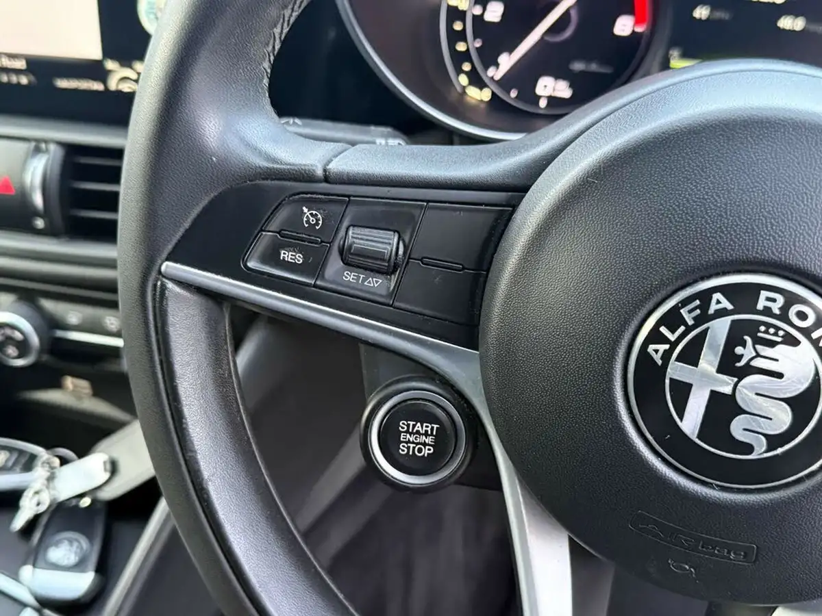 2018-alfa-romeo-giulia-22td-super-147bhp-big-24