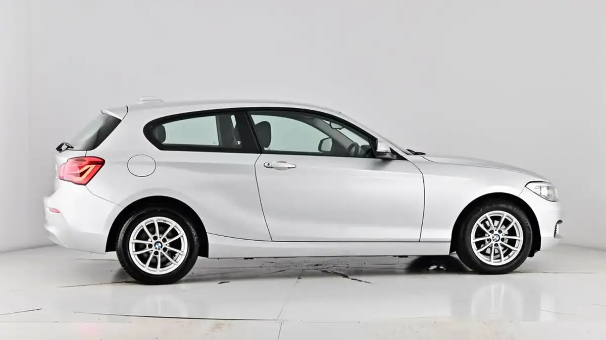 2017-bmw-1-series-20td-118d-se-3d-big-73