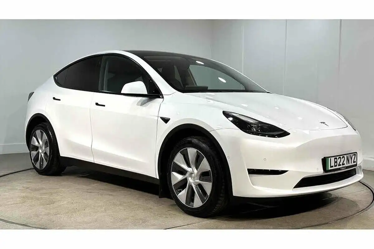 2022-tesla-model-y-e-long-range-big-9