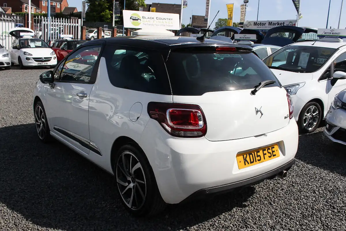 2015-ds-ds-3-16bluehdi-dstyle-nav-big-6