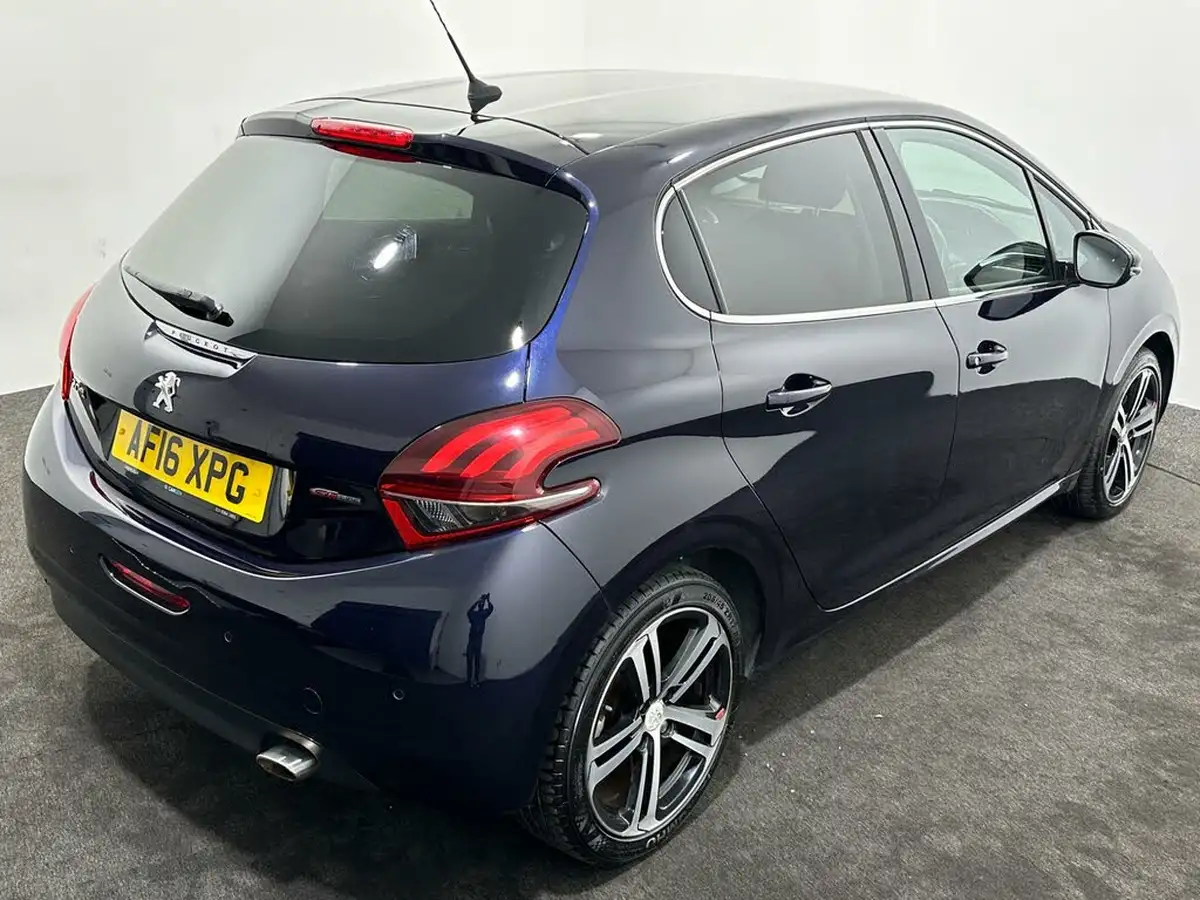 2016-peugeot-208-12-puretech-gt-line-5d-big-46