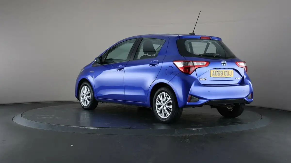 2020-toyota-yaris-15-vvt-i-icon-tech-98bhp-hybrid-1497cc-e-cvt-big-65