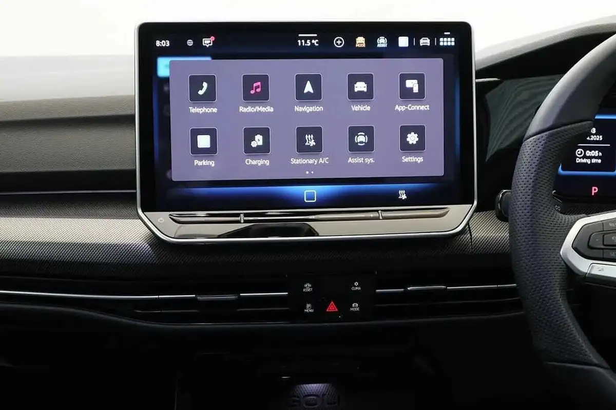 2024-volkswagen-golf-15-tsi-gte-big-12