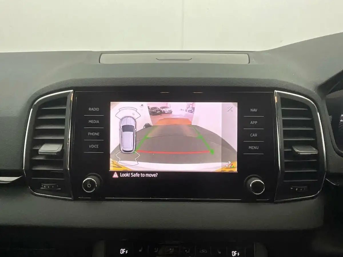 2023-skoda-karoq-15-tsi-se-l-dsg-big-16