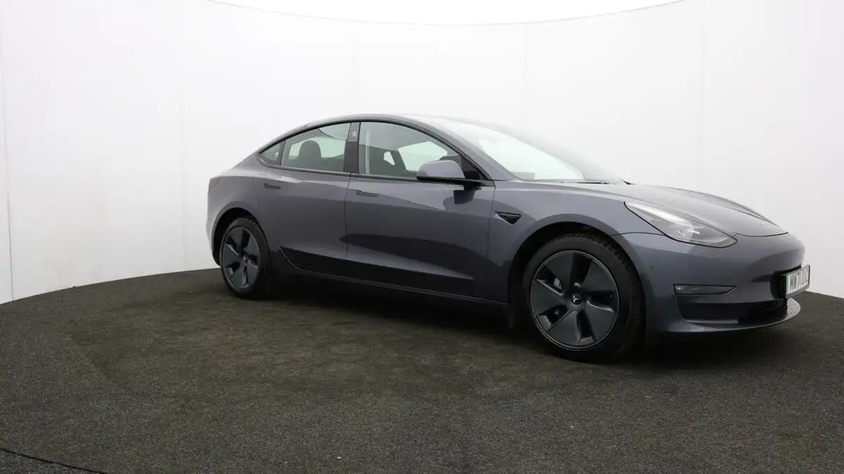 2021-tesla-model-3-e-long-range-awd-big-39