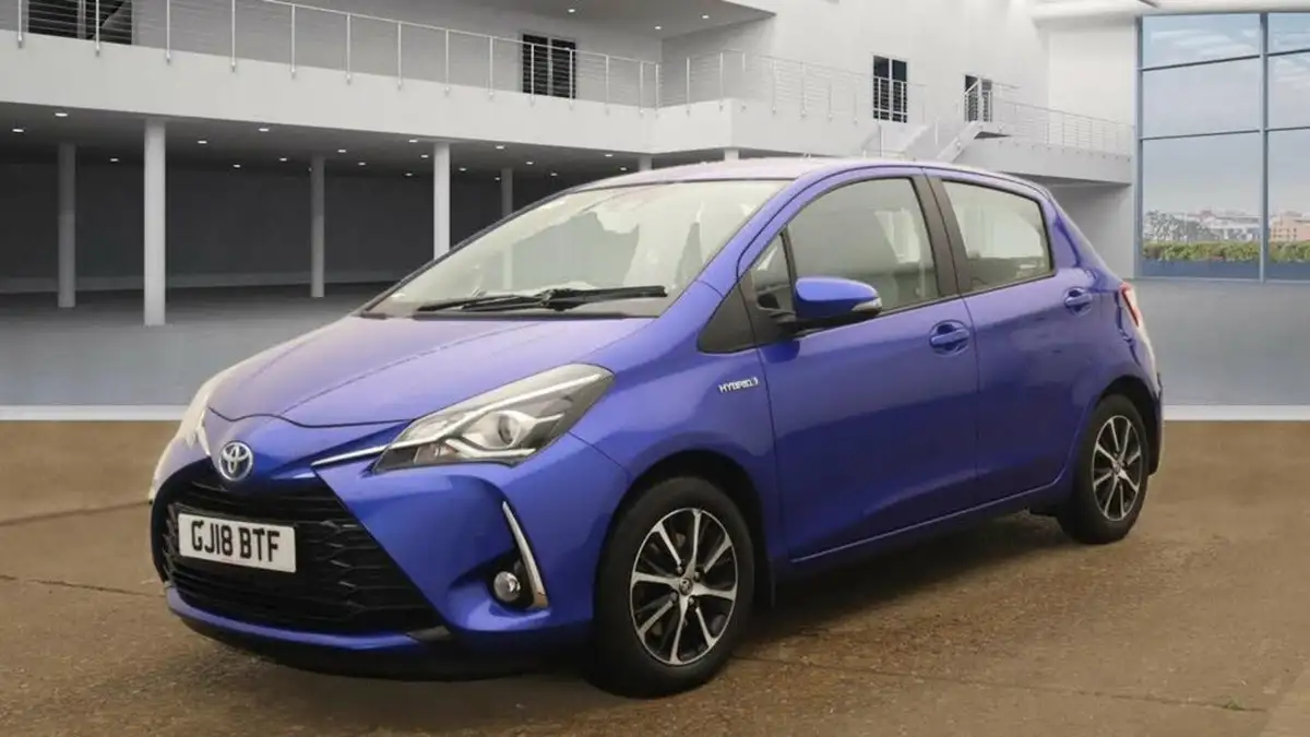 2018-toyota-yaris-15-vvt-i-icon-tech-98bhp-hybrid-1497cc-e-cvt-big-1