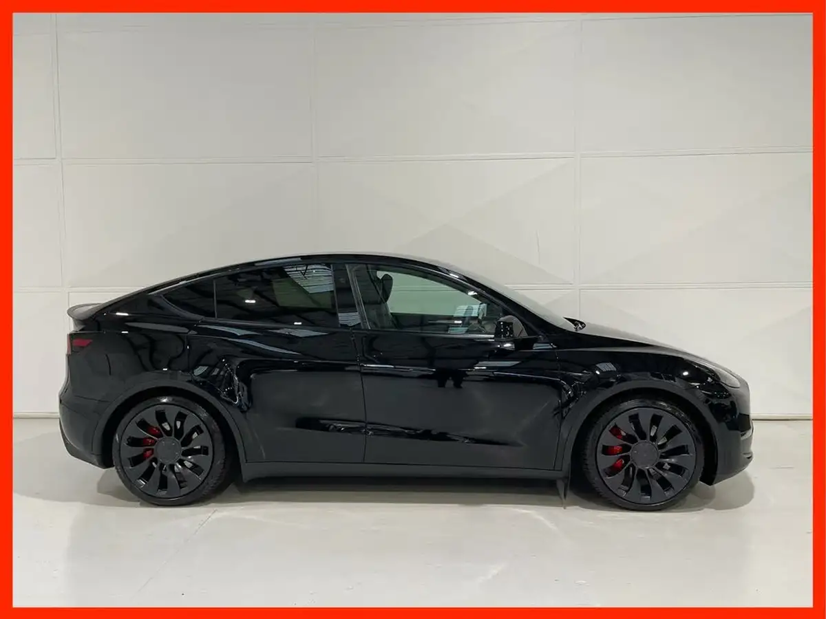 2024-tesla-model-y-e-performance-big-1