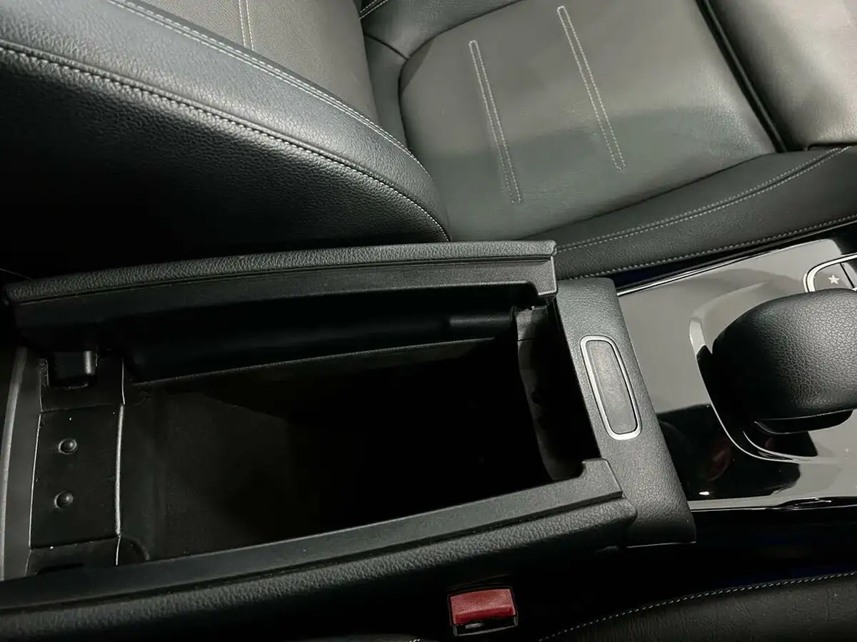2019-mercedes-benz-cla-20-cla-220-amg-line-premium-coupe-4d-big-31