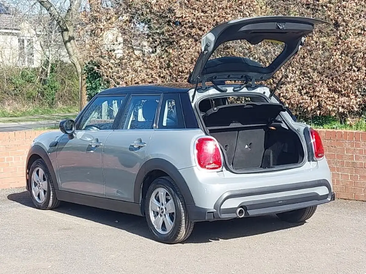 2022-mini-cooper-15-cooper-classic-hatchback-5d-big-17