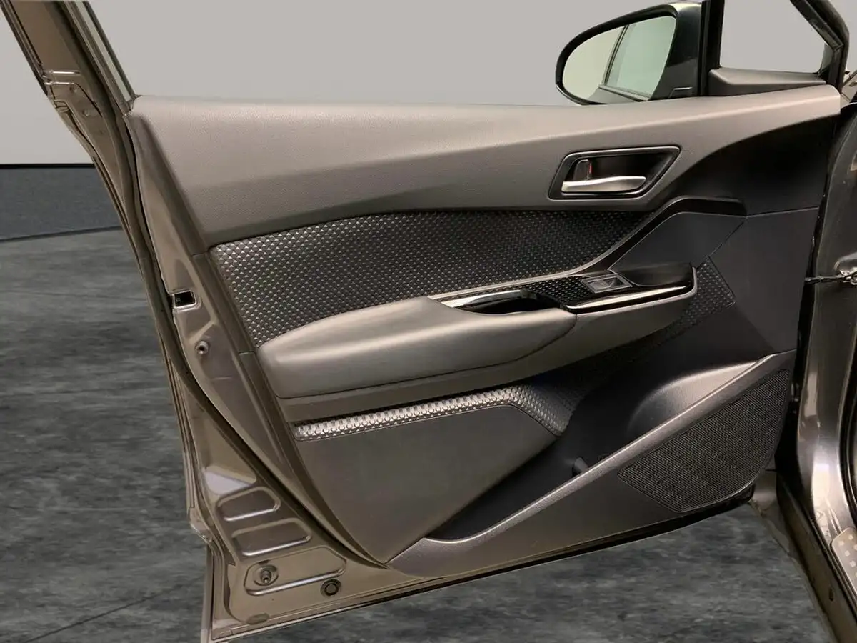 2022-toyota-c-hr-18-vvt-i-design-big-30