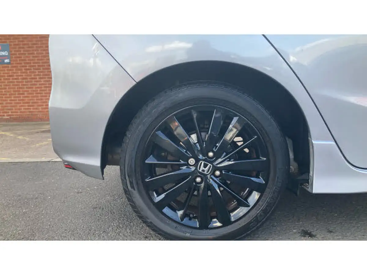 2019-honda-jazz-15-i-vtec-sport-navi-big-8