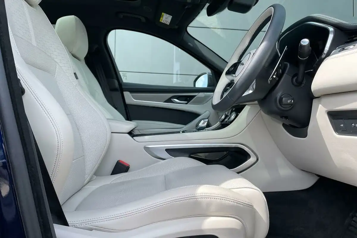 2024-jaguar-f-pace-20-d200-r-dynamic-se-black-90th-anniversary-edition-big-14
