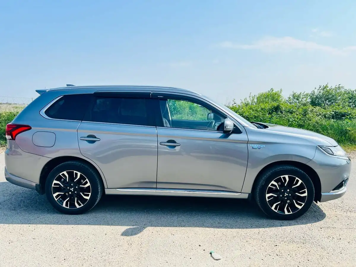 2015-mitsubishi-outlander-20-gx4hs-big-6