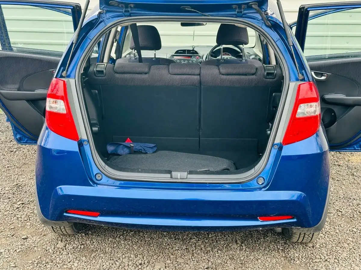2011-honda-jazz-14-es-big-30