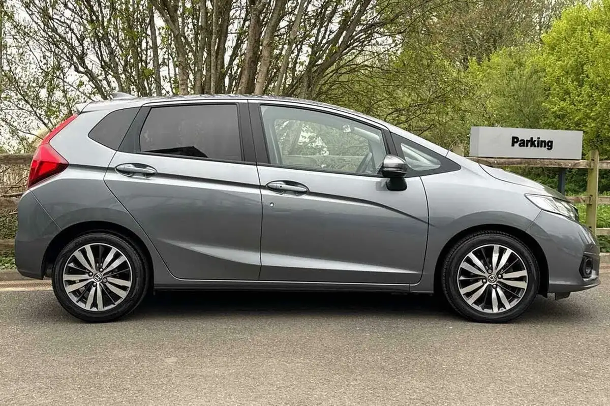 2019-honda-jazz-13-i-vtec-ex-navi-cvt-big-4