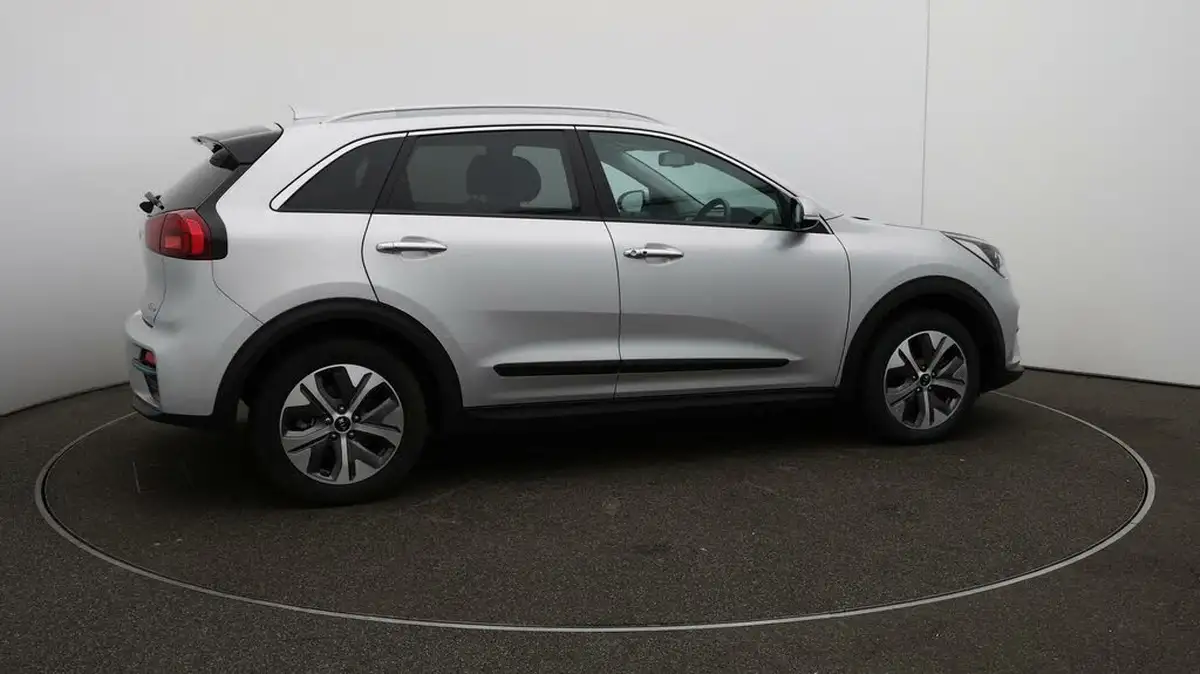 2021-kia-e-niro-ev-3-big-45