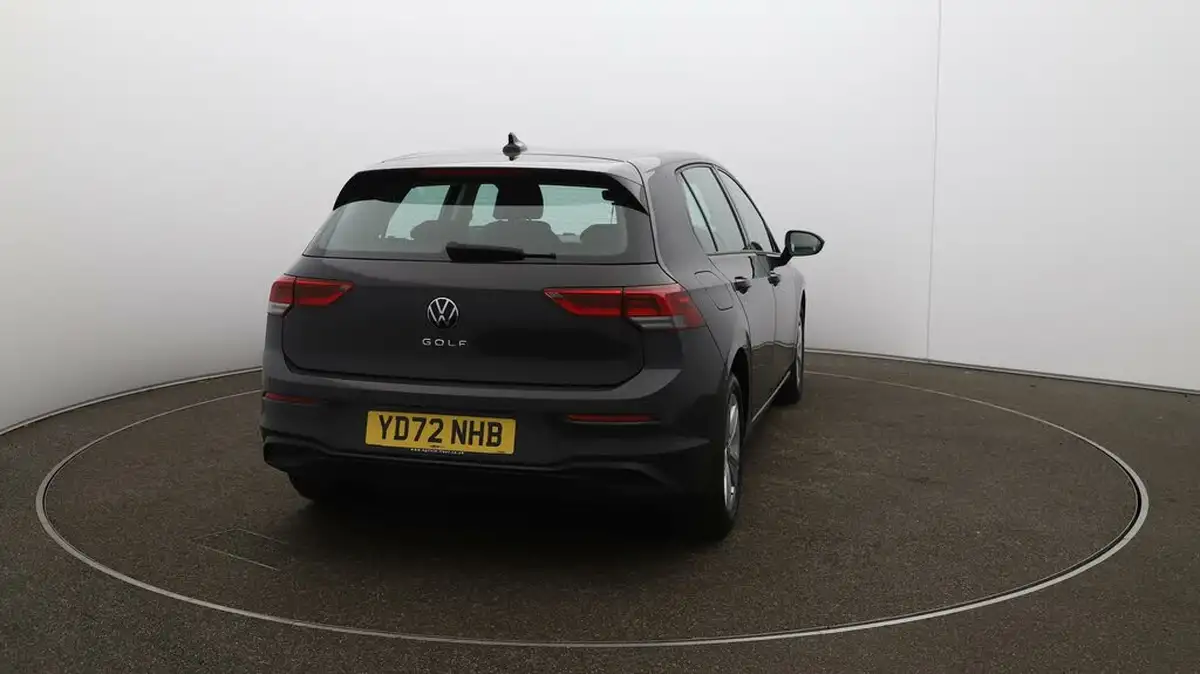 2022-volkswagen-golf-20tdi-life-hatchback-big-47