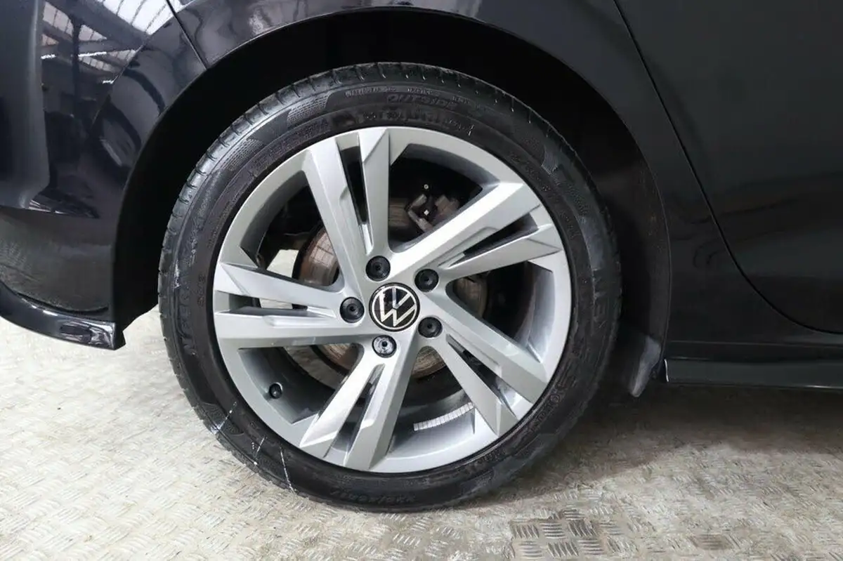 2022-volkswagen-golf-15-tsi-r-line-130ps-hatchback-big-23
