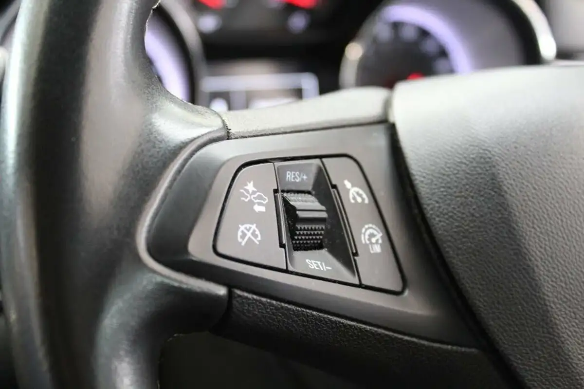2019-vauxhall-astra-14i-16v-turbo-sri-vx-line-nav-ss-big-32