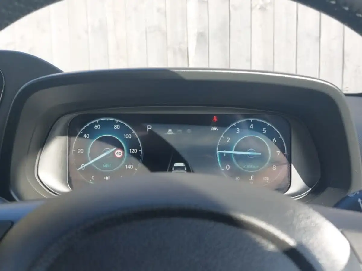 2022-hyundai-bayon-10-t-gdi-se-connect-dct-big-9