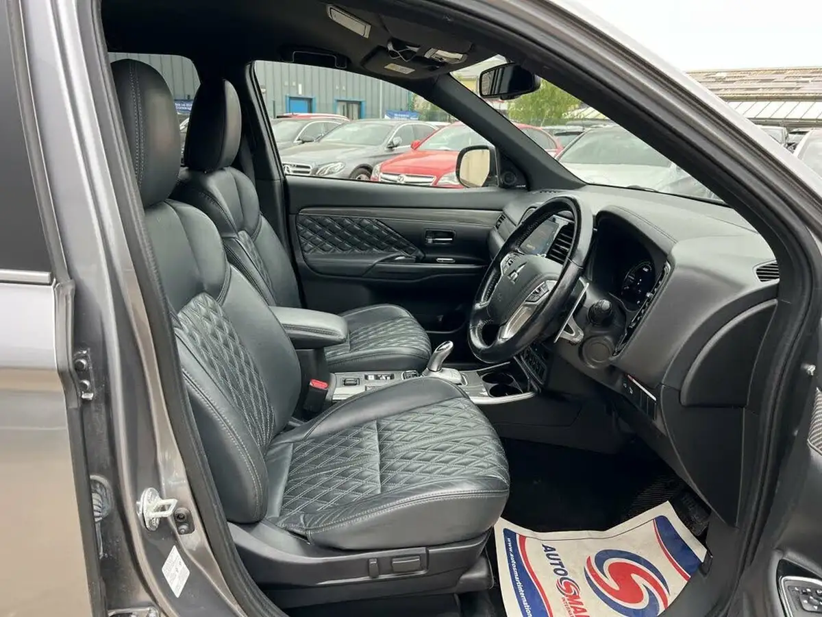 2018-mitsubishi-outlander-24-5h-phev-big-14