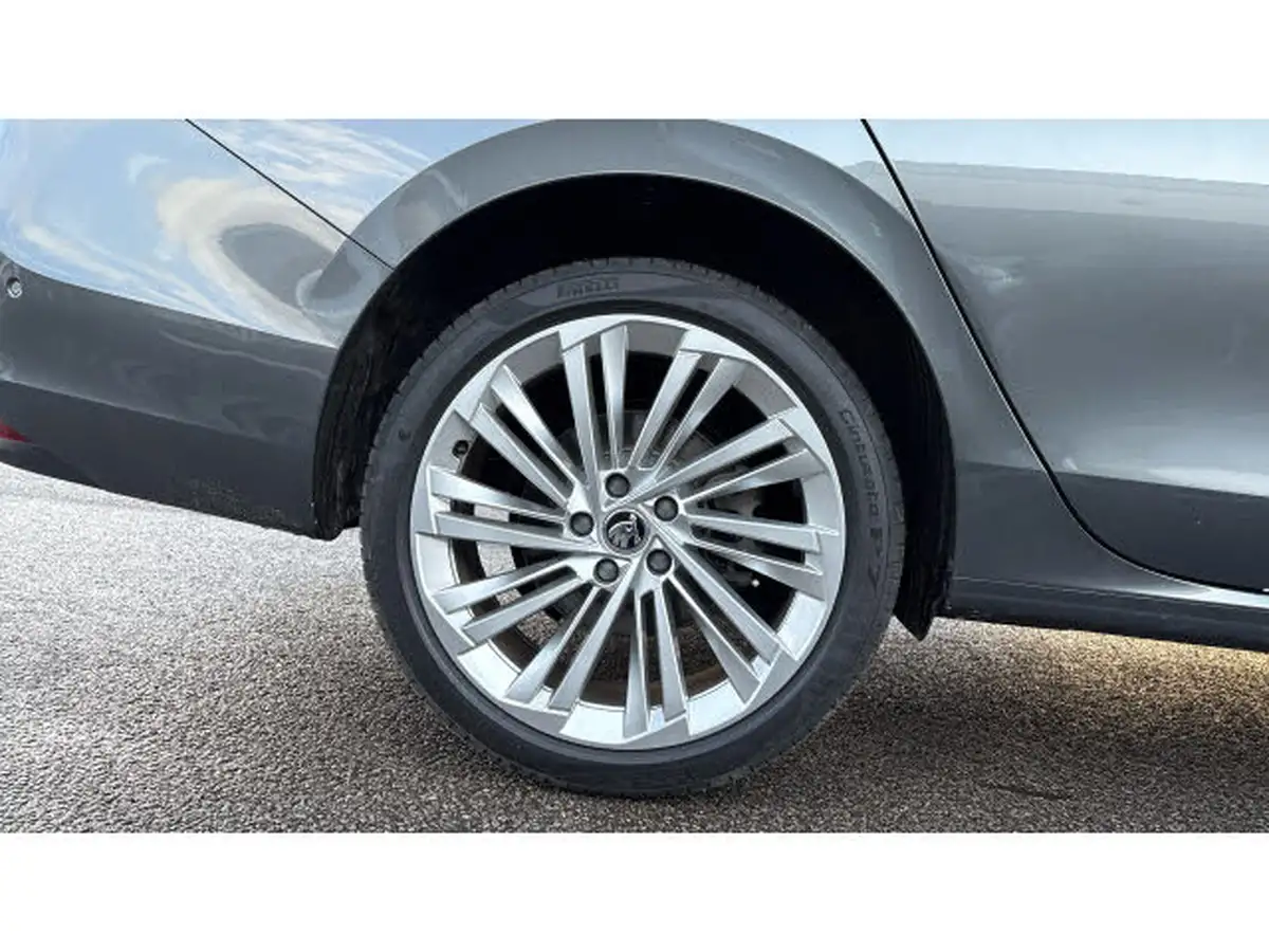 2024-skoda-superb-20tdi-laurin-klement-193ps-4x4-hatchback-big-4